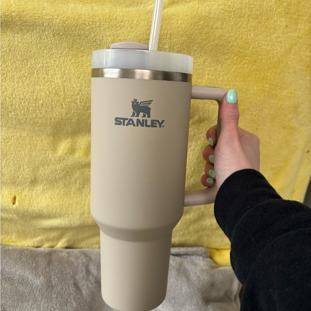 Stanley Beige Tumbler with Straw